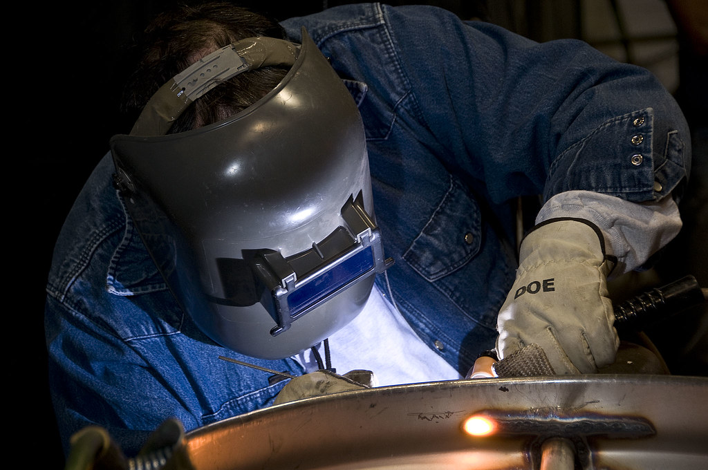 Industria prelucratoare: Au crescut comenzile noi, in august