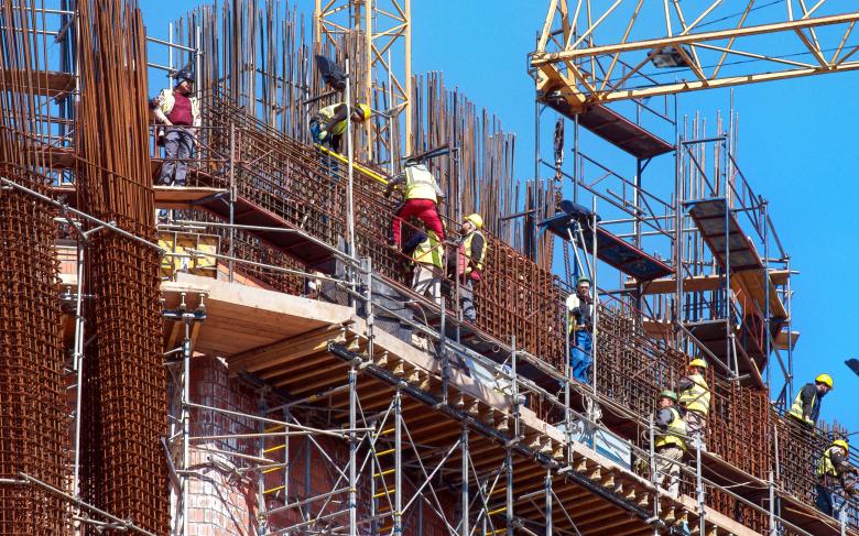 Constructiile de locuinte au scazut semnificativ, dar cele ingineresti sunt in crestere