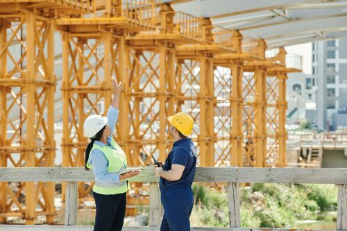 Antreprenorii din industrie si constructii: previziuni si asteptari