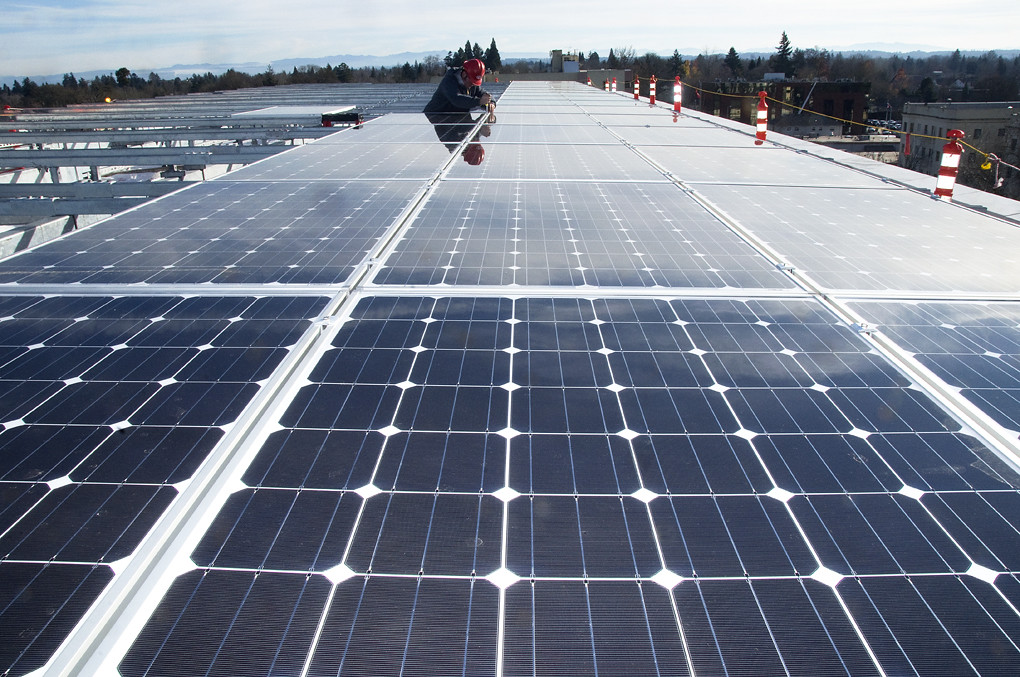 Urban Up: program nou de fotovoltaice pentru condominii