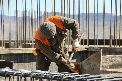 Salariul mediu in constructii a inghetat in noiembrie