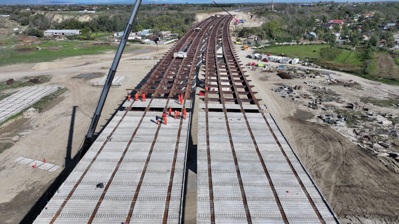 Firmele din grupul condus de Umbrarescu vor construi peste 410 km de autostrada si drum expres