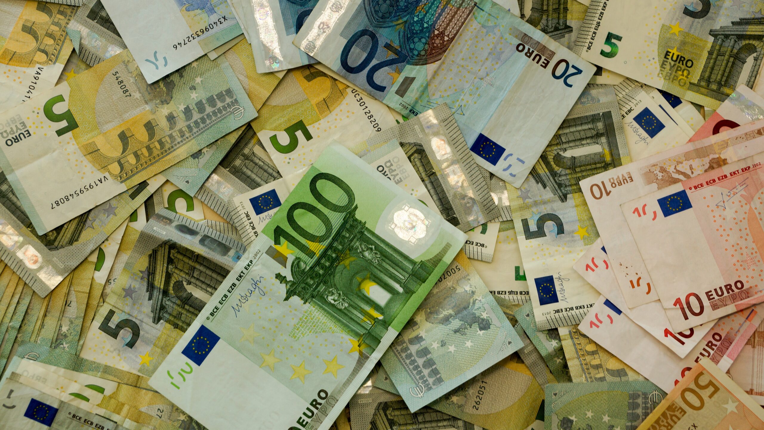 Fonduri europene 2021 – 2027: Contracte de 28 mld euro, semnate pana acum