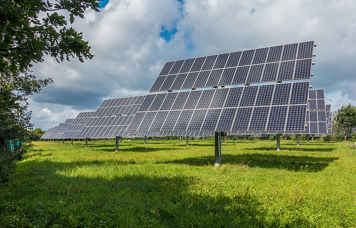 Anul acesta vor fi puse in functiune 154 de proiecte de energie regenerabila