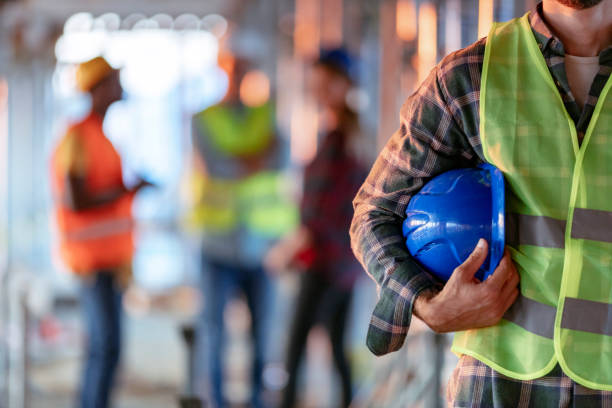 Constructor cu peste 100 de angajati si-a cerut insolventa