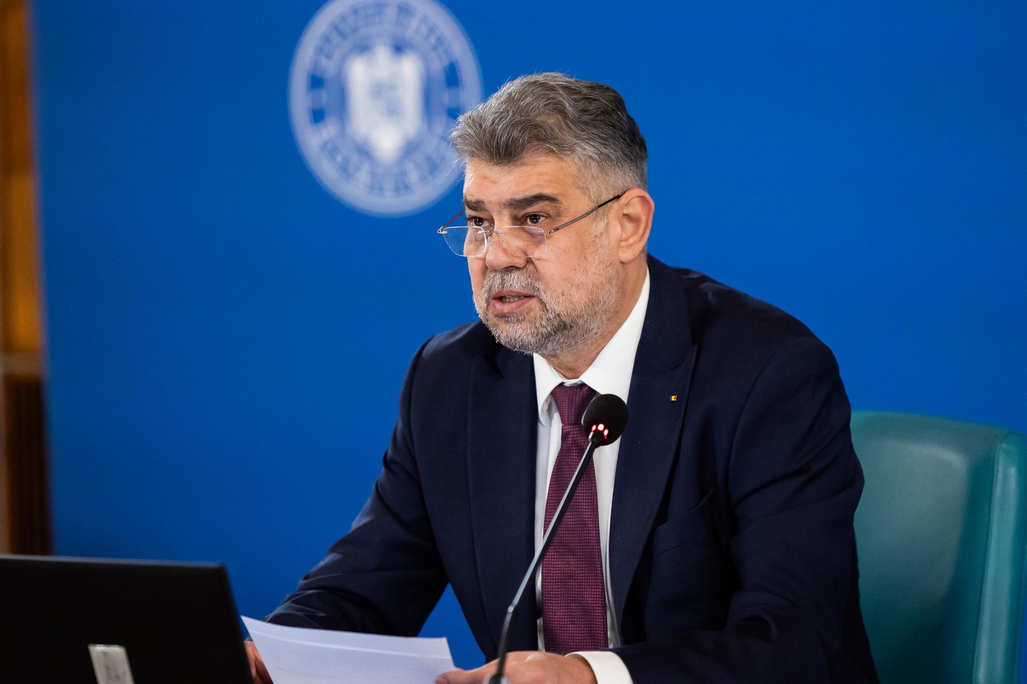 In loc de sprijin, Ciolacu vrea sa puna presiune pe constructori