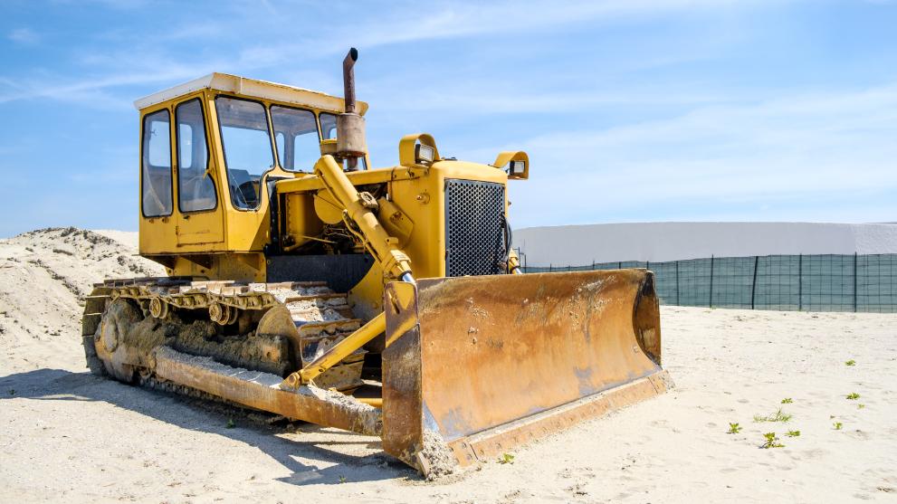 Achizitie de echipamente de constructii: Frauda cu fonduri europene