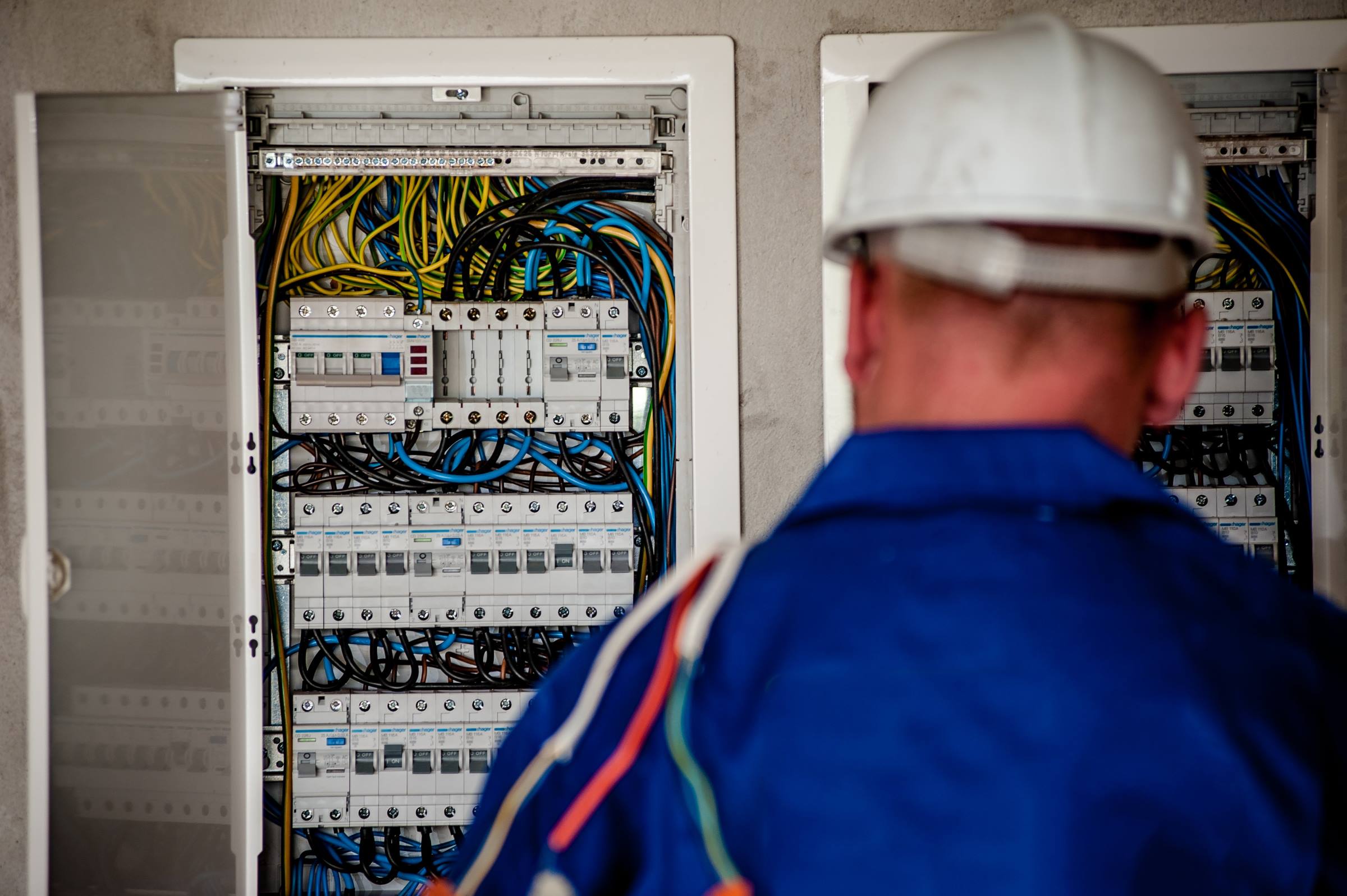 Racordarea la reteaua electrica: noi prevederi intrate in vigoare