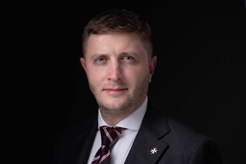 Investiții de aproape 25 milioane euro pe platformA de licitații azitis.com