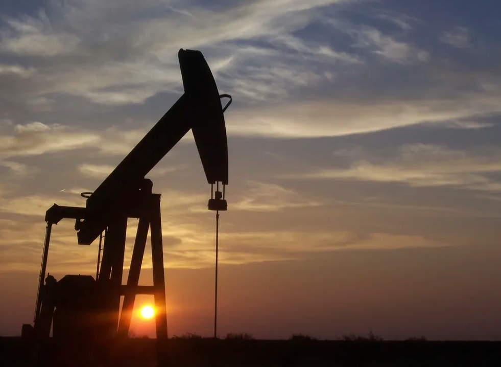 Cotatia petrolului creste, dupa decizia OPEC