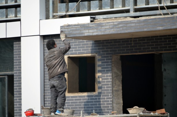 Mai multe autorizatii de construire cladiri de locuinte emise in mai, fata de mai anul trecut