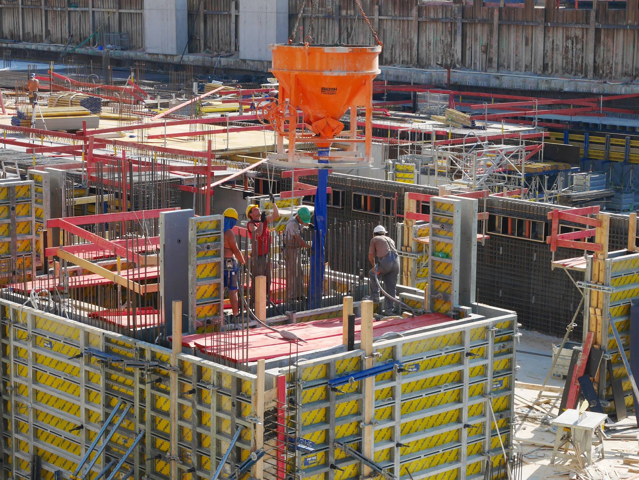 Locuinte putine, santiere blocate: Constructiile europene isi pierd avantul