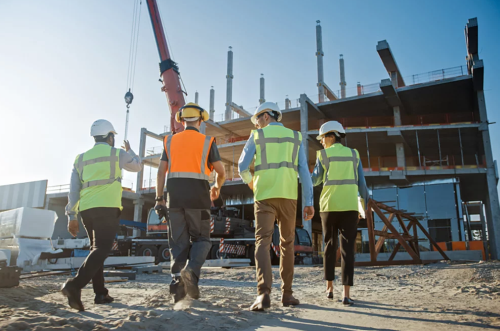 Cel mai mult, costul orar al fortei de munca a crescut in constructii