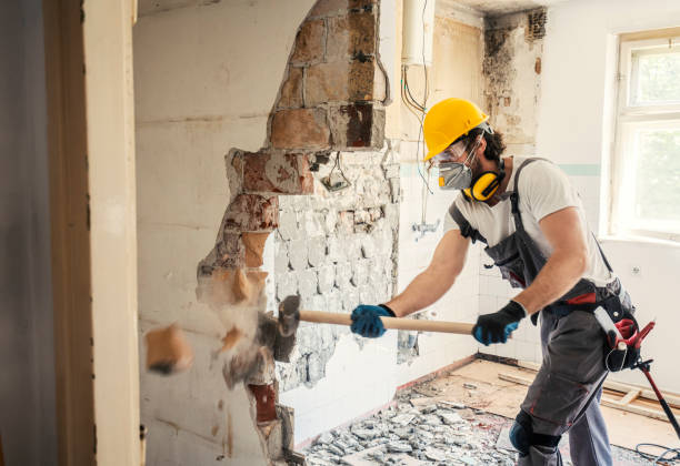 Protectie pentru lucratorii din constructii, renovari, demolari, gestionarea deseurilor, minerit, stingerea incendiilor