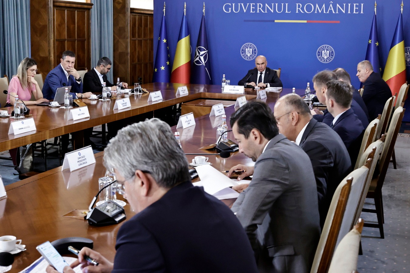 Primarii inving: Guvernul a adoptat unele derogari de la OUG 52