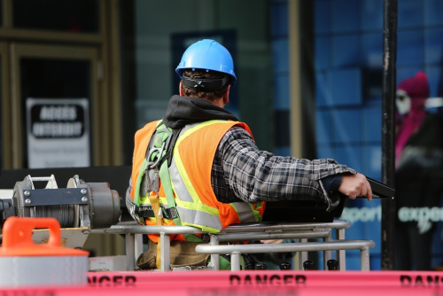 Estimari: Numarul salariatilor din constructii va scadea