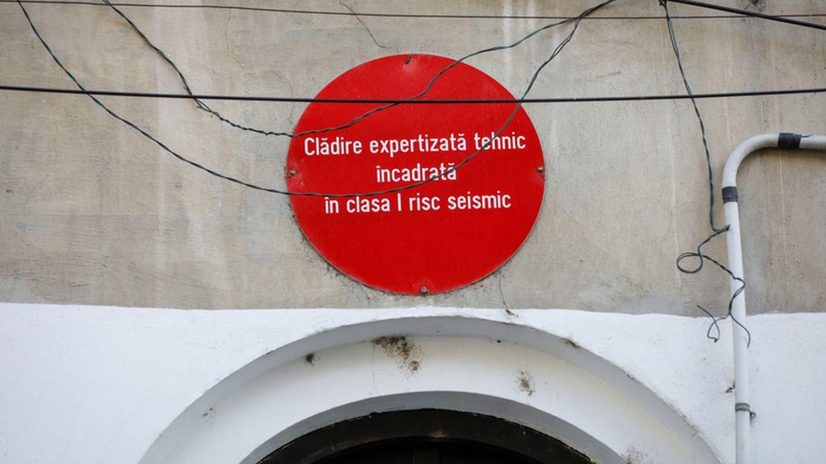 Cadastru: Cladirile cu risc seismic trebuie inscrise in cartea funciara