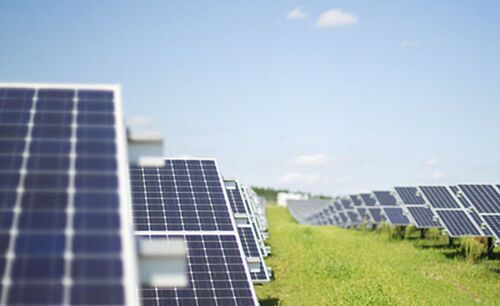 Guvernul va imprumuta 300 mil euro pentru a finanta noi investitii in energie regenerabila