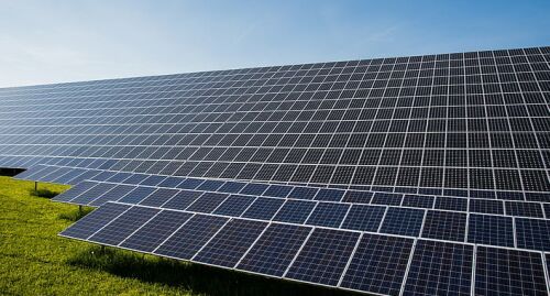Comisia Europeana investigheaza despagubirile de 42 mil euro pe care Romania trebuie sa le plateasca investitorilor in fotovoltaice